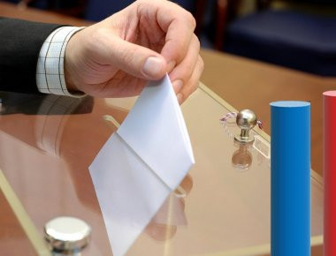 Δημοσκόπηση MARC: Προβάδισμα ΝΔ έναντι ΣΥΡΙΖΑ